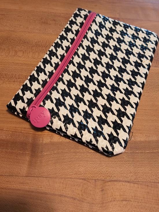 ipsy Handbags - IPSY Houndstooth Makeup Bag – Black & White Zippered Cosmetic Pouch